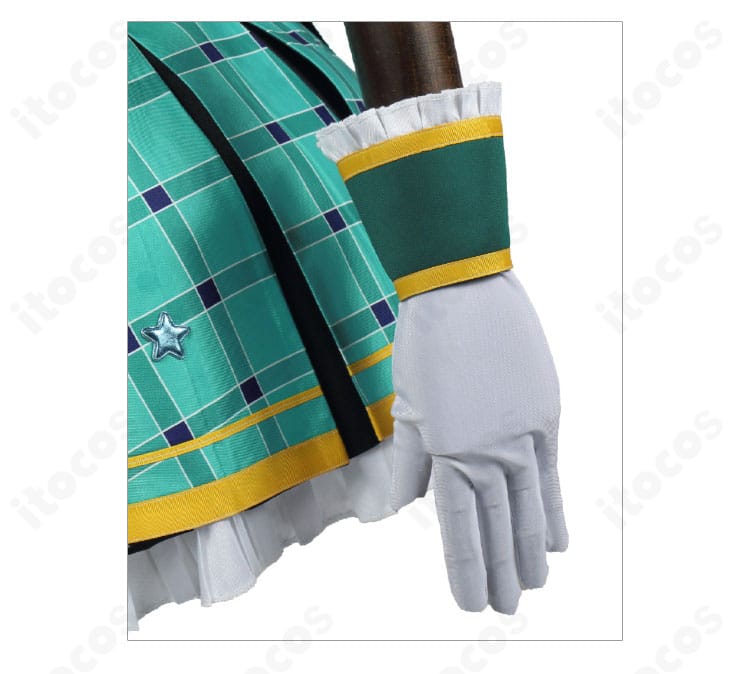 藤堂ユリカ コスプレ手袋のディテール。フィット感のあるカッティングと装飾の仕上げ。