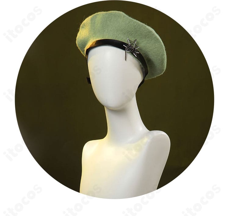 帽子のディテール画像。つばの形状と装飾バランス、質感を確認できる。