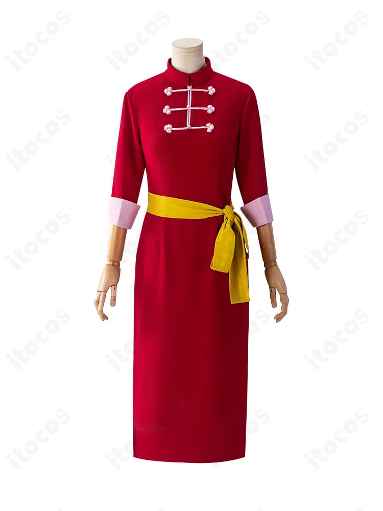 銀魂 神楽の赤チャイナドレスを正面から撮影。襟元のラインと発色を確認できるコスプレ衣装画像。