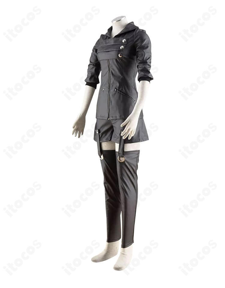 霧嶋董香コスプレ衣装の側面。身体のラインを強調するカッティングとサイドシームの走りが確認できる。