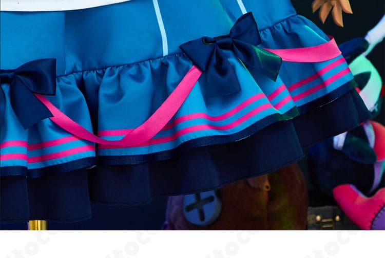 朝比奈まふゆ衣装のスカート裾装飾アップ。裾の意匠と配色コントラストで撮影映え。