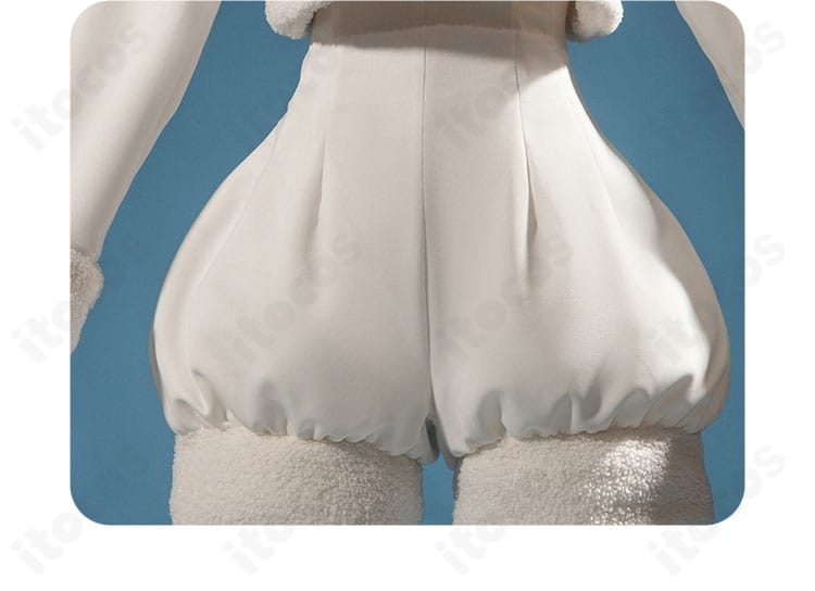 木之本桜 ひつじモチーフの服飾装飾詳細。刺繍とトリムの仕上げ、素材感を写した近接写真。