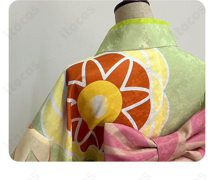 背面ディテール画像｜縫製と背面ライン、帯結びの取り付け部