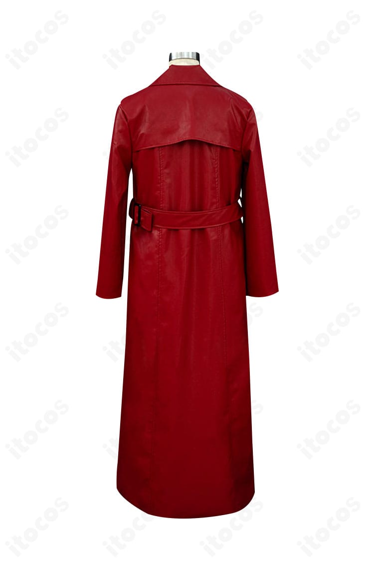 赤い傘の男 コスプレ衣装コートの背面画像。背中のラインと裾の広がりを確認できる、美しい後ろ姿のシルエット。