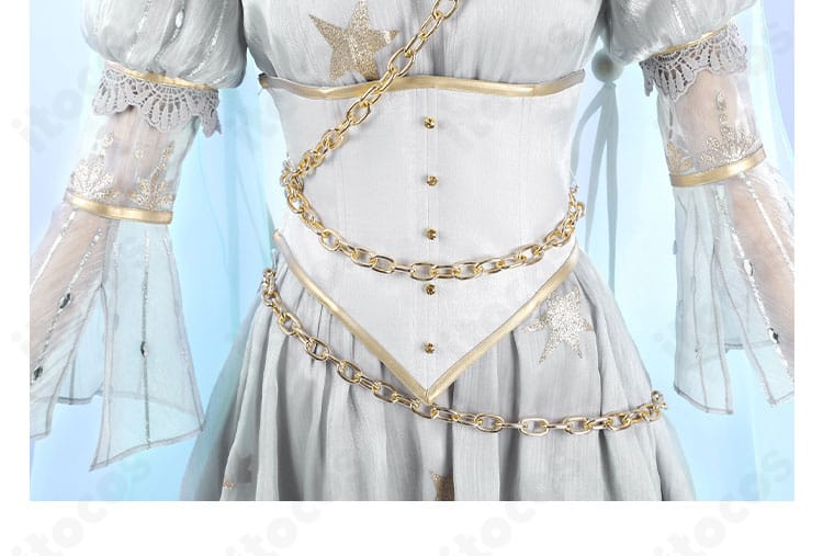 腰周り装飾のクローズアップ。コルセットベルトとチェーン飾りの配置でウエストラインを強調。