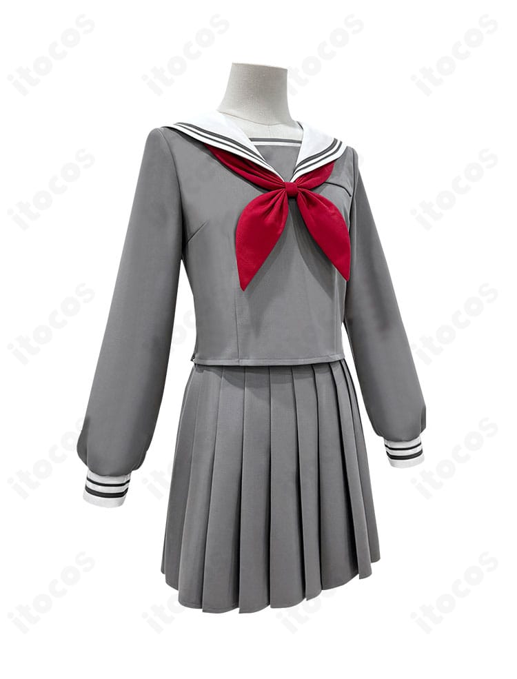 プロジェクトセカイ 宮益坂女子学園 セーラー服 右側面。袖口やプリーツの落ち感など細部の縫製品質が分かる角度。