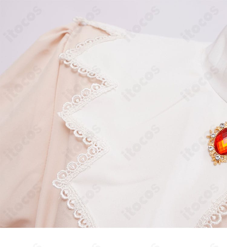 襟部分の装飾詳細。カードキャプターさくらの私服コーデに適した上品な襟デザインを強調。