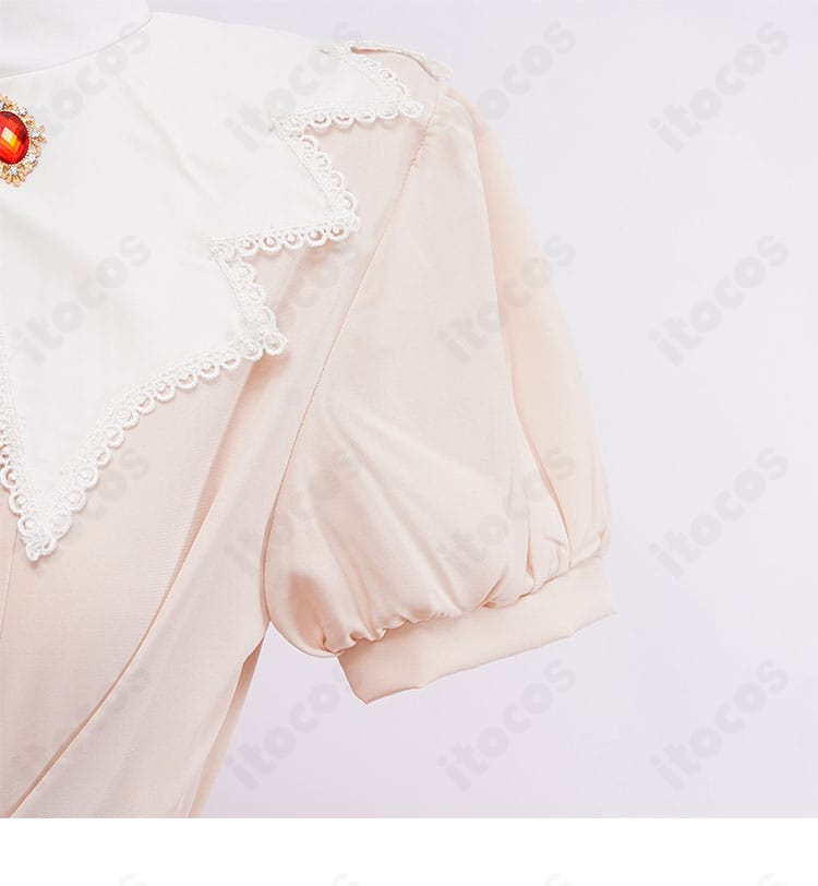 肩と袖の装飾詳細。ボリューム感とディテールがさくららしい可憐さを引き立てます。