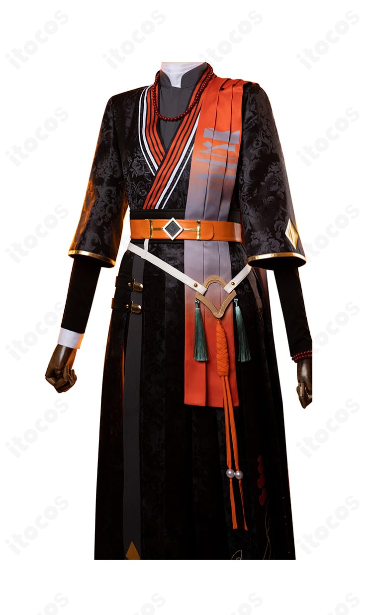 装飾アップ画像。胸元から腰にかけての飾り紐と金具、配色トリムの質感を詳細に表現。