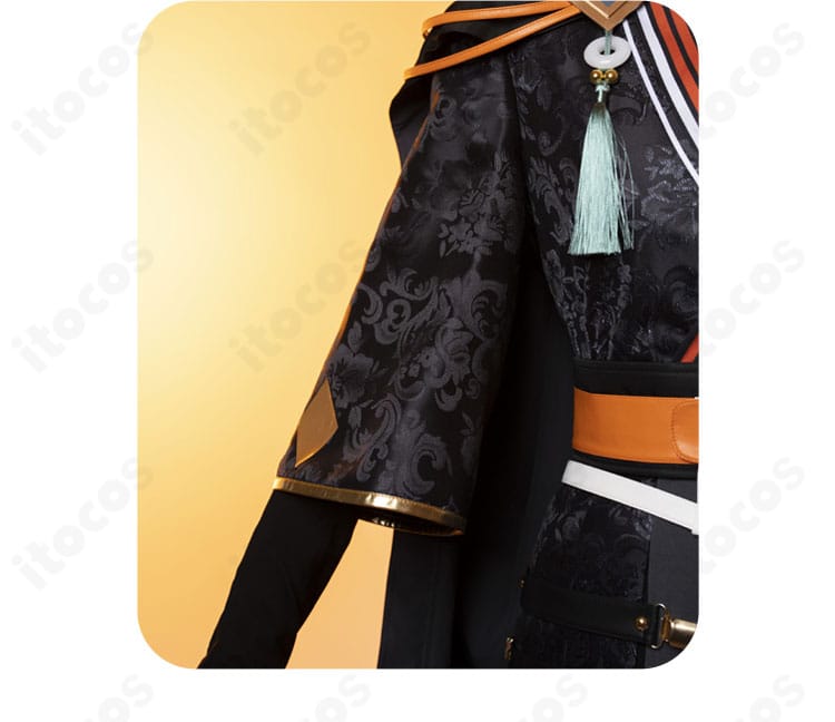 袖口装飾アップ。袖先の配色・縁取りと装飾パーツの質感が鮮明に分かる。