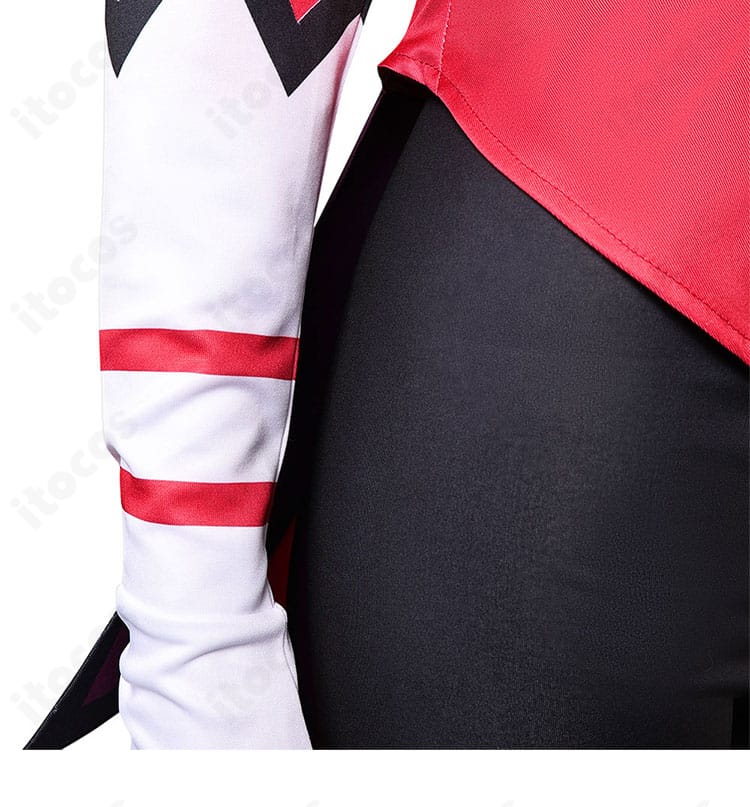 手袋装飾の接写。指先の意匠とステッチの精緻さがヴァサゴの個性を際立たせる。