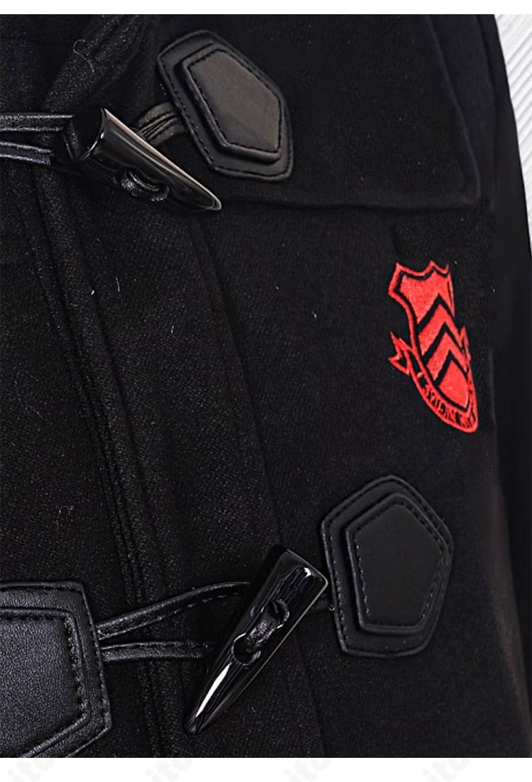 雨宮蓮 冬服コスプレの前合わせボタンと前立て周りの近接ディテール