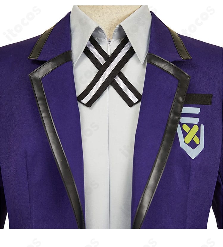 襟元ディテール。ニャアンのイメージ通りの襟形状と縁取りのステッチを拡大。