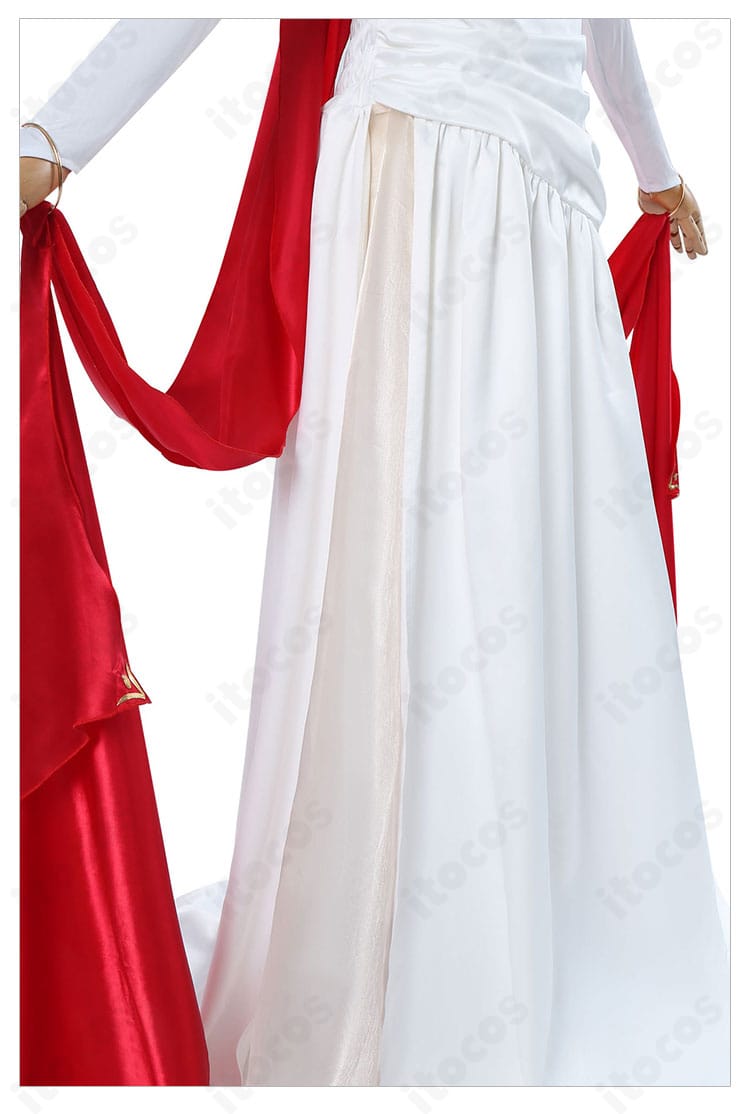 スカート側面装飾の様子。サイドの縁取りとドレープの流れが分かる。