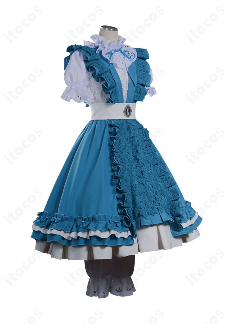 アリス・デロス コスプレ衣装の側面。袖口装飾とウエストのライン、スカートの広がり方を示す画像。