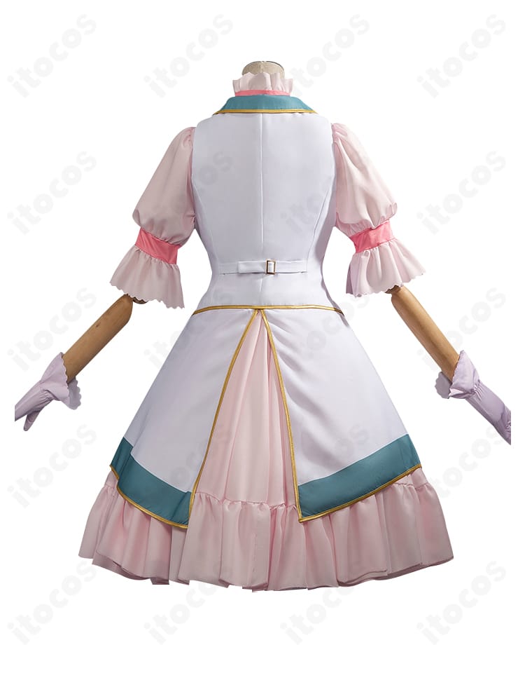 木之本桜 コスプレ衣装の背面。コートの後ろ姿と裾のシルエットが確認できる画像