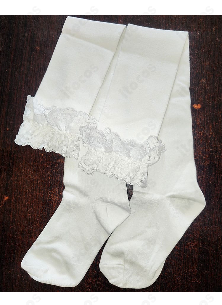 ワンピース背面と大きな蝶結びリボンの構成