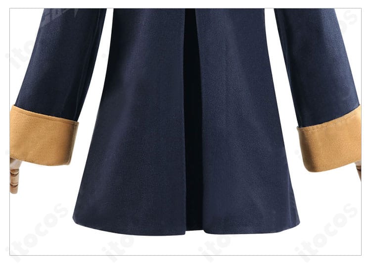 星宮いちご 冬服コート 裾まわりのディテール。縫製の丁寧さと仕上げのきれいさが伝わるカット。