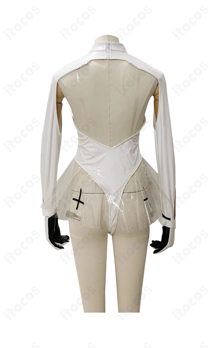 シンデレラ 白色レオタードの背面画像。背中のカッティングと背面ファスナー位置、後ろ姿のシルエットが分かる。