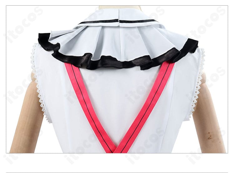 背面装飾のディテール。後ろ身頃の意匠とステッチワークで再現度を訴求。