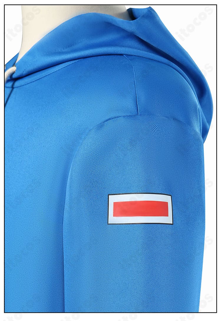 パーカー肩周りの仕立て詳細。肩線と切り替えの丁寧な仕上げを確認できる画像。