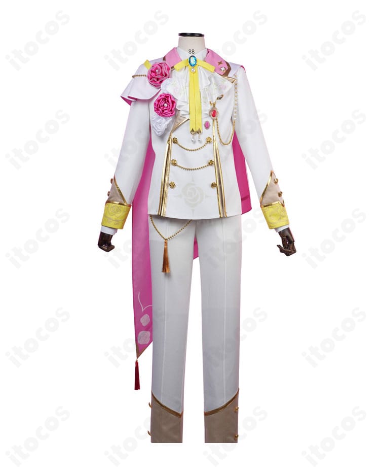 舞踏会衣装の装飾ディテール接写。胸飾り・ブレード・チェーンの質感と縫製の丁寧さを示すカット。