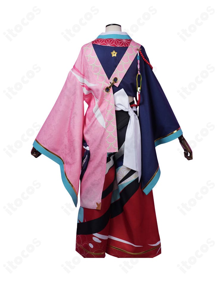 あんさんぶるスターズ！！ ドラゴンズヘッド衣装の背面。背中の切り替えと装飾ベルトの位置関係、裾のシルエットを示す画像