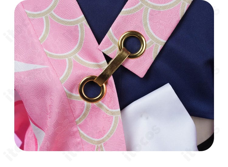 ドラゴンズヘッド衣装・胸元〜頸部周辺の装飾ディテール。チェーンやプレートの配置バランスを示す画像