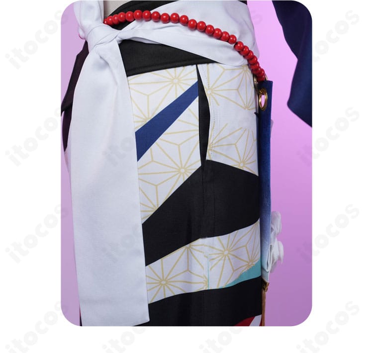 ドラゴンズヘッド衣装・パンツ左側の装飾。サイドの意匠ラインとステッチの見え方を示す画像