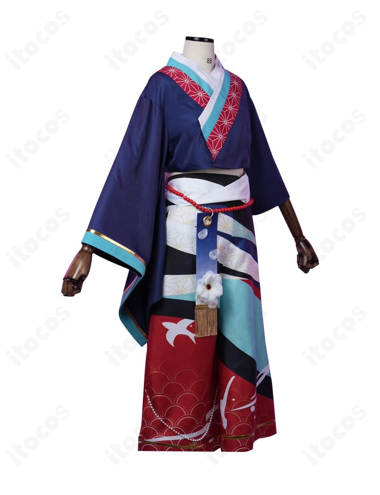 ドラゴンズヘッド衣装の装飾細部クローズアップ。金属調パーツとエッジの効いたモチーフの質感が分かる画像