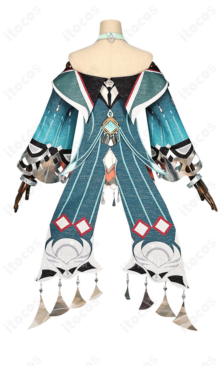 原神 藍硯 コスプレ衣装の背面ディテール。背中の装飾配置とコートのラインを確認できる後ろ姿の写真。