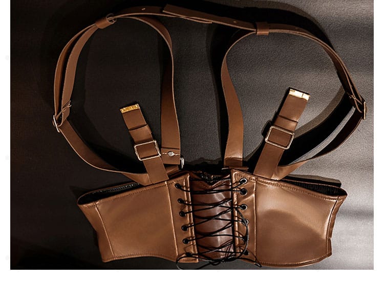 ウエストのコルセットベルト装飾詳細。金具とステッチの精密さが分かる画像。