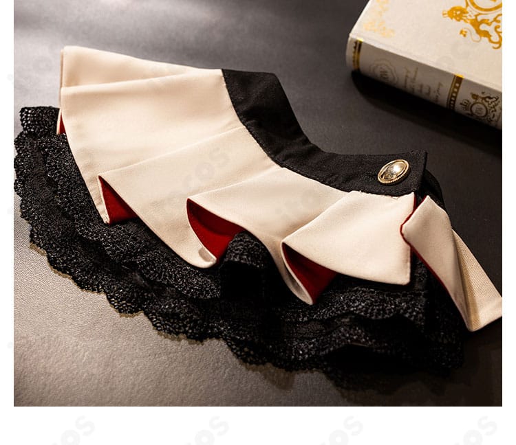 肩周り装飾のクローズアップ。立体的なパーツ配置と質感を確認できる画像。