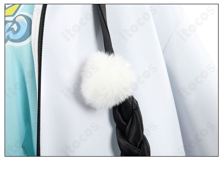 水宮枢コスプレ衣装の結び目とポンポン装飾。可愛らしいアクセントの近接