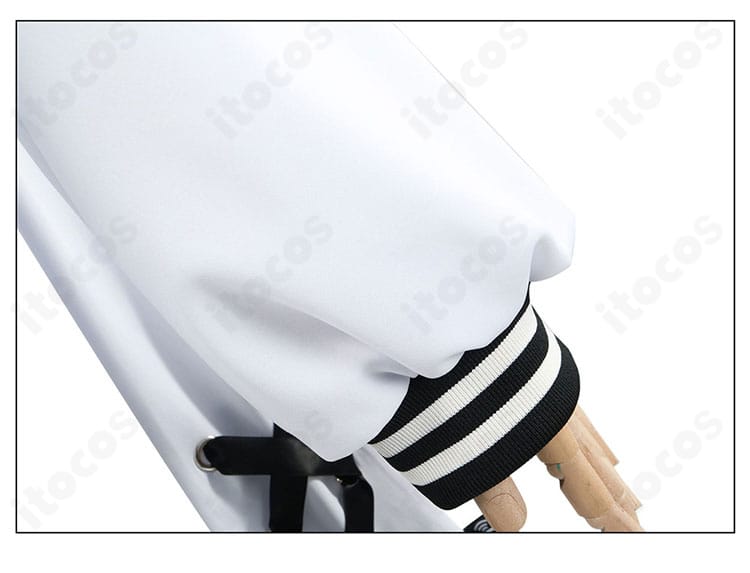 水宮枢コスプレ衣装の外套袖装飾。袖口アクセントと配色コントラスト