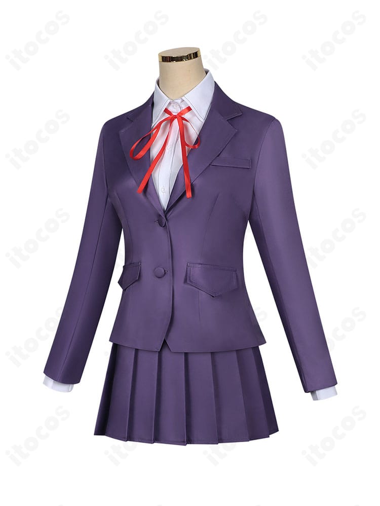 花園羽香里コスプレ衣装の側面。コートのラインとスカートのプリーツの落ち感を確認できる。