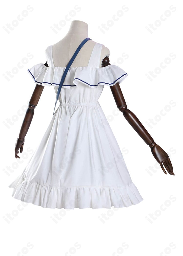 ブルーアーカイブ 小鳥遊ホシノ コスプレ衣装の背面。背中側のラインと全体バランスを忠実に再現した後ろ姿の写真。