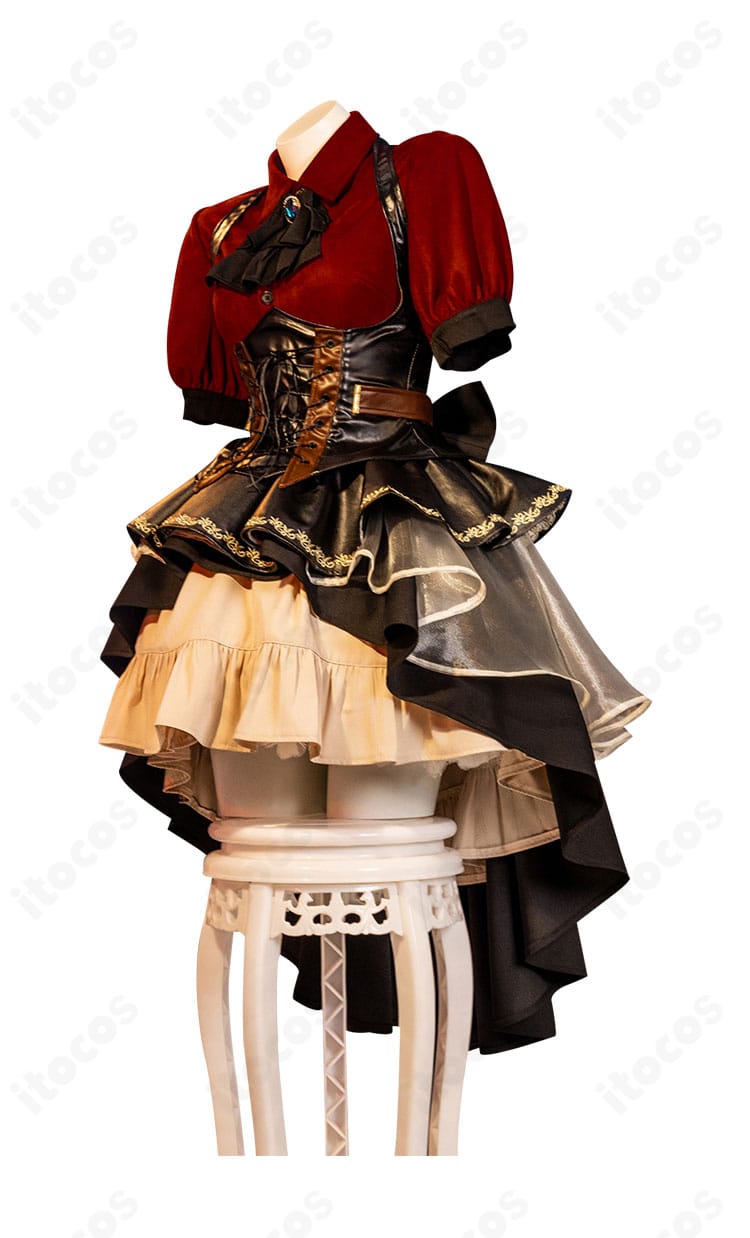 豊川祥子コスプレ衣装の側面。ウエストラインとスカートの広がり、シルエットを確認。