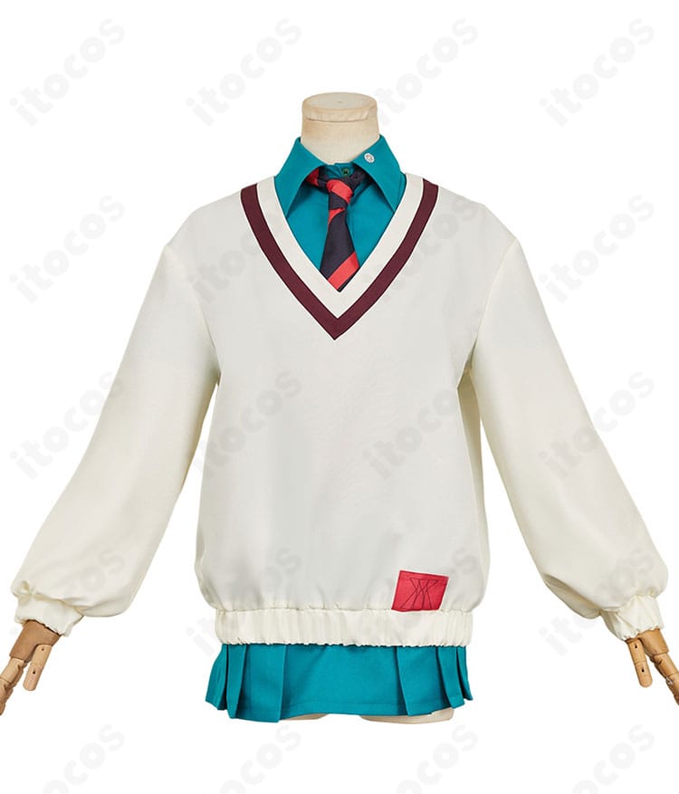 アマテ・ユズリハ（マチュ）コスプレ衣装の正面アップ。シャツ・トップス・スカート・ネクタイのセット内容が明瞭。
