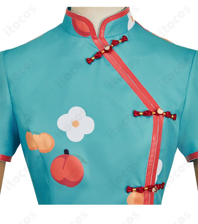 八尋寧々 チャイナドレス 襟元と斜襟のアップ。華やかな装飾で上品さを演出。