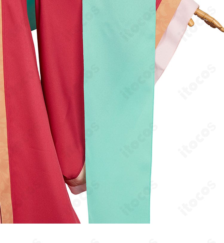 袖口装飾のアップ。精密な刺繍と縁取りで中華風の気品を表現。