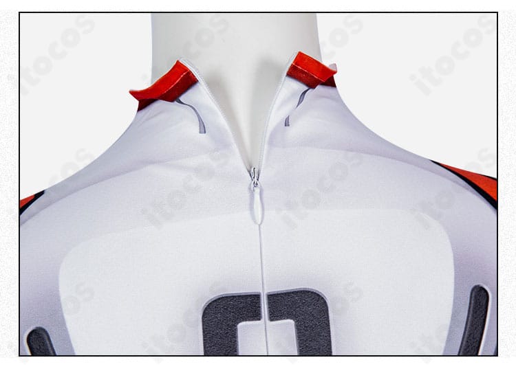 衣装のパーツ接続部ディテール。パネルの合せとステッチワークを拡大表示。