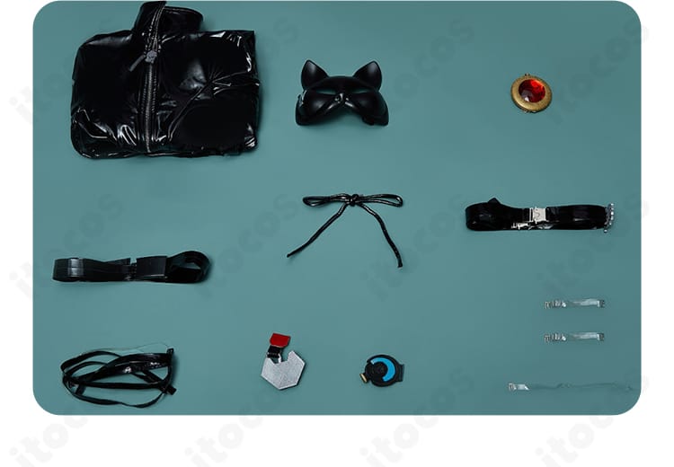 セット内容一式の展示。全身タイツ、ネックレス、仮面、ベルト、ネックストラップ、透明ストラップ、小道具の同梱品確認用。