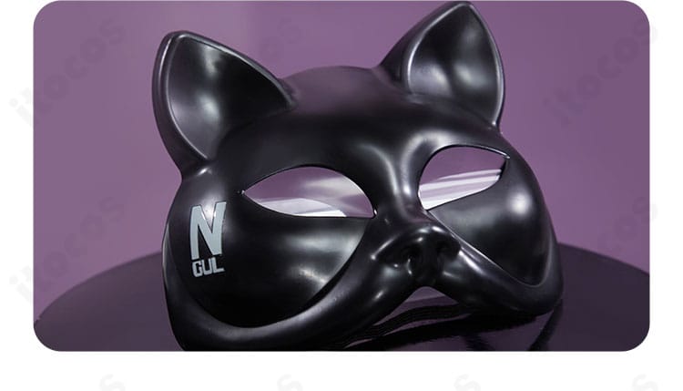 仮面と顔周り装飾のクローズアップ。怪盗らしさを演出するマスクの形状と固定感の参考。