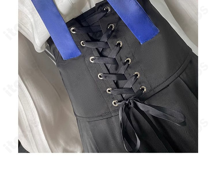 KAITO コスプレ衣装の腰背面ディテール。ベルト位置と背面装飾の構成が分かる拡大カット