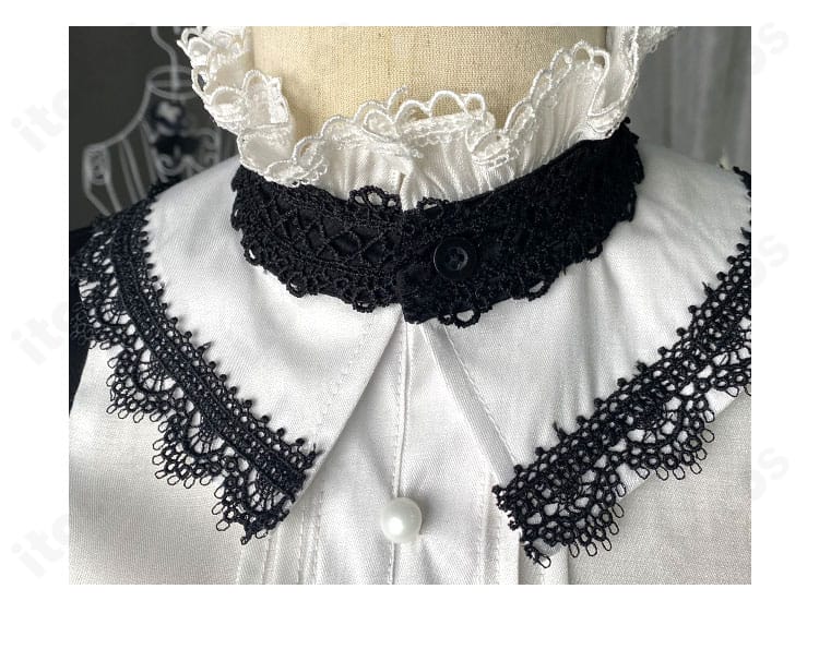 KAITO コスプレ衣装のシャツ襟まわりディテール。端正な襟線と装飾の縫製仕上げを拡大表示