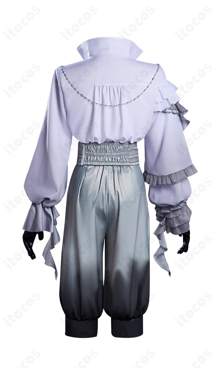 KAITO コスプレ衣装の背面図。背中の意匠や縫製ライン、ベルトの収まりを確認できる。