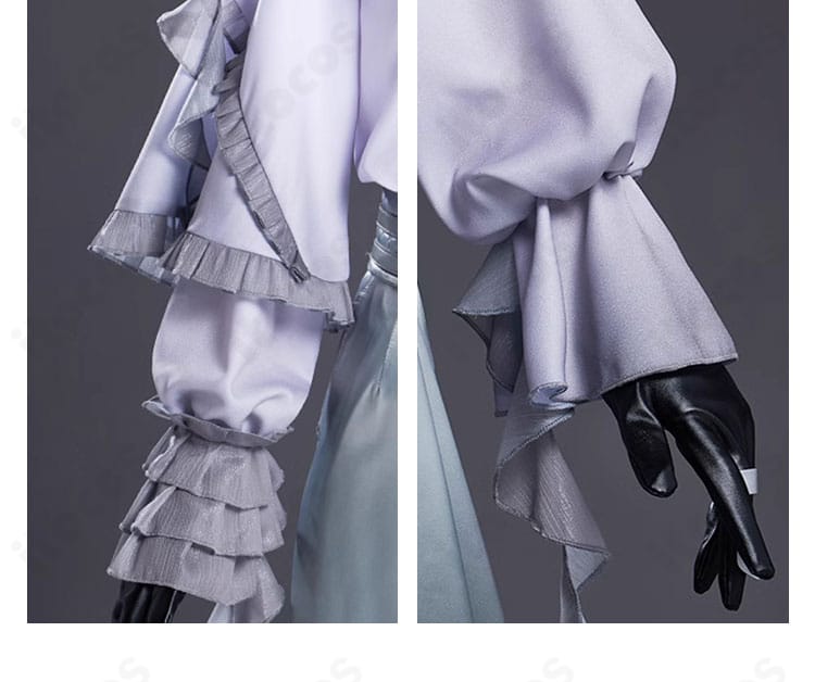 KAITO コスプレ衣装の袖装飾ディテール。袖口のパーツ配置とステッチが見える。