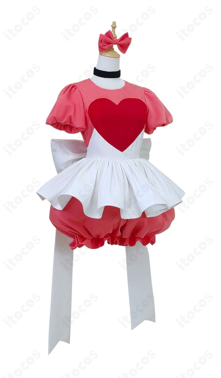 カードキャプターさくら 木之本桜 コスプレ衣装 側面。スカートの広がりとサイドラインの動きやすい設計が見えるカット。