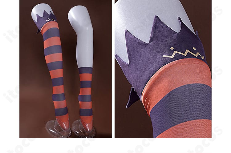 鏡野七罪 コスプレ衣装 レッグソックスの装飾。刺繍と意匠の近接カット。